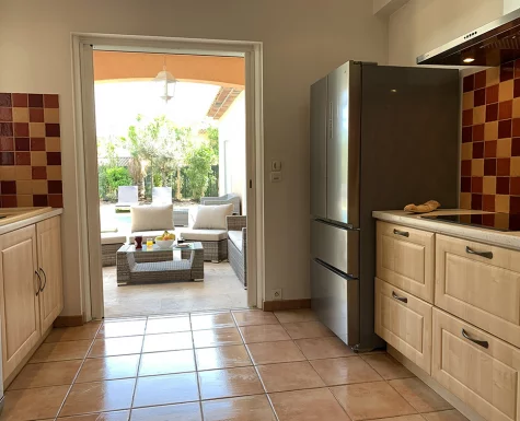 Fully equipped kitchen