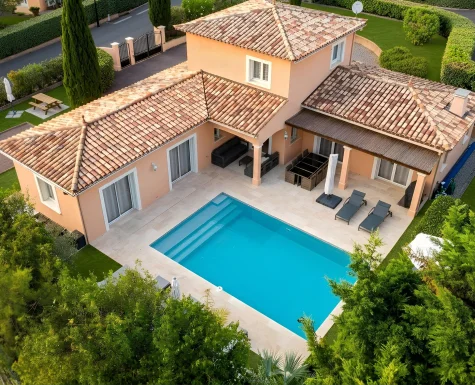 Beautiful holiday villa with pool in the South of France, in Saint-Raphaël