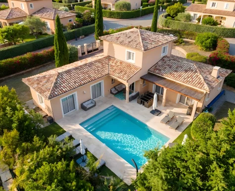 Beautiful holiday villa with pool in the South of France, in Saint-Raphaël